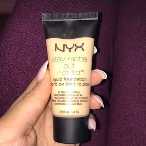 nyx stay matte but not flat liquid foundation